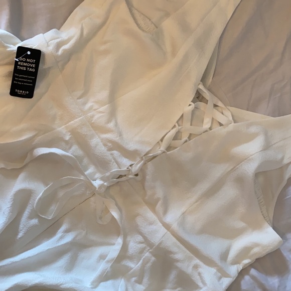 Special Occasion Ivory Jacquard Sweetheart Gown - Picture 4 of 5